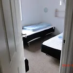 Langelund Apartments דירה